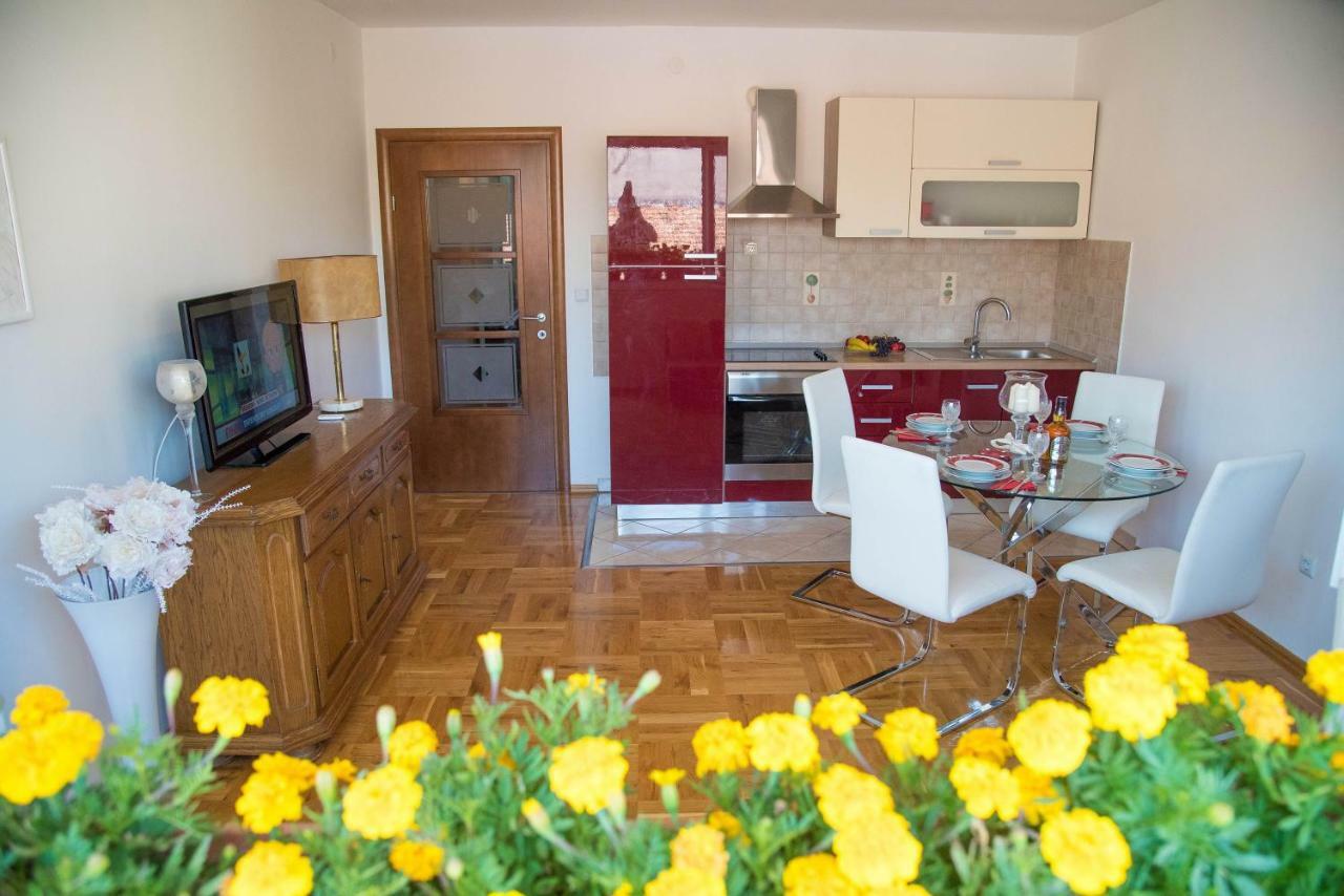 Apartment Ines Sinj Bagian luar foto