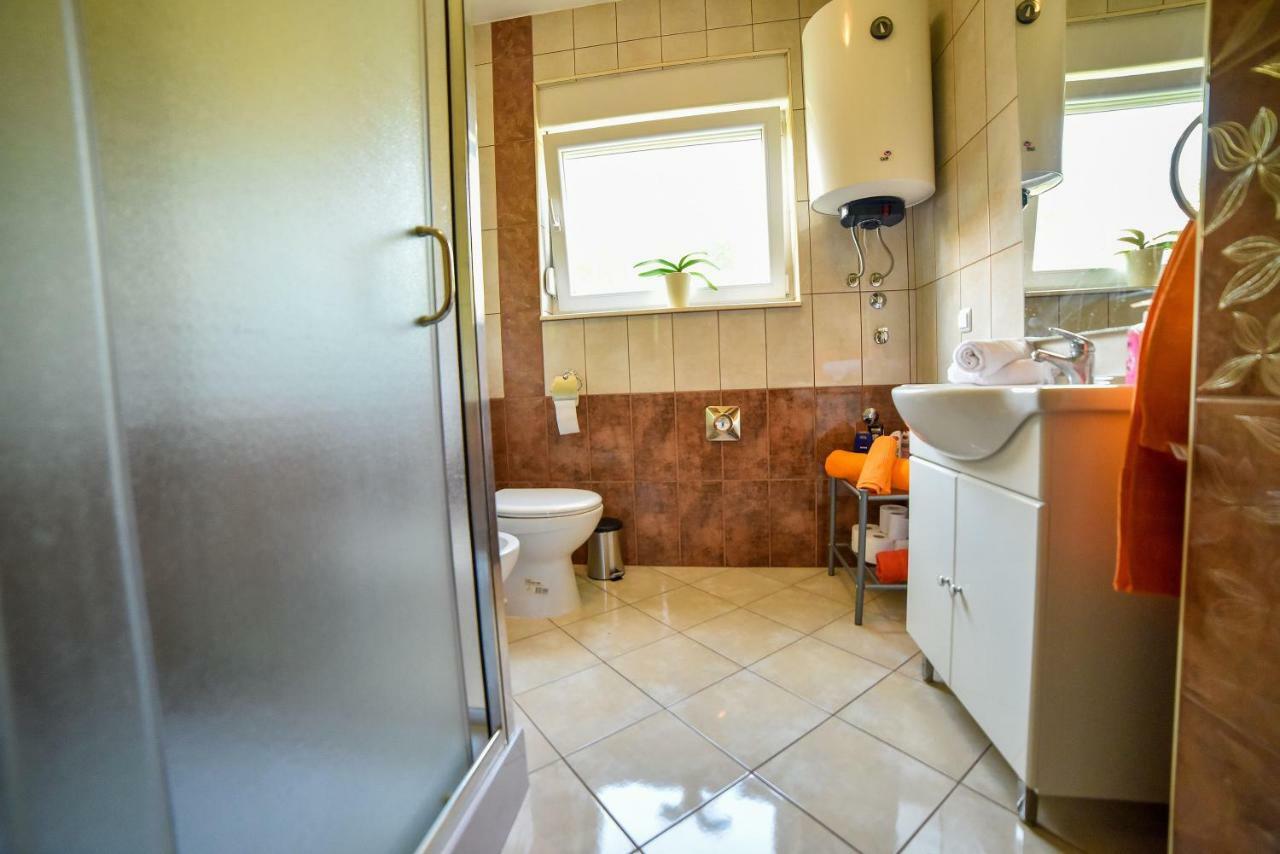 Apartment Ines Sinj Bagian luar foto